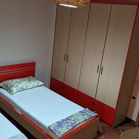 Venus - Cozy Apt With Terrace Vlorë Exteriör bild