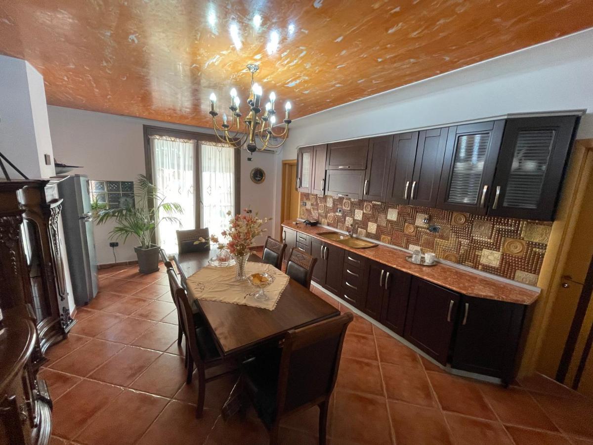 Venus - Cozy Apt With Terrace Vlorë Exteriör bild